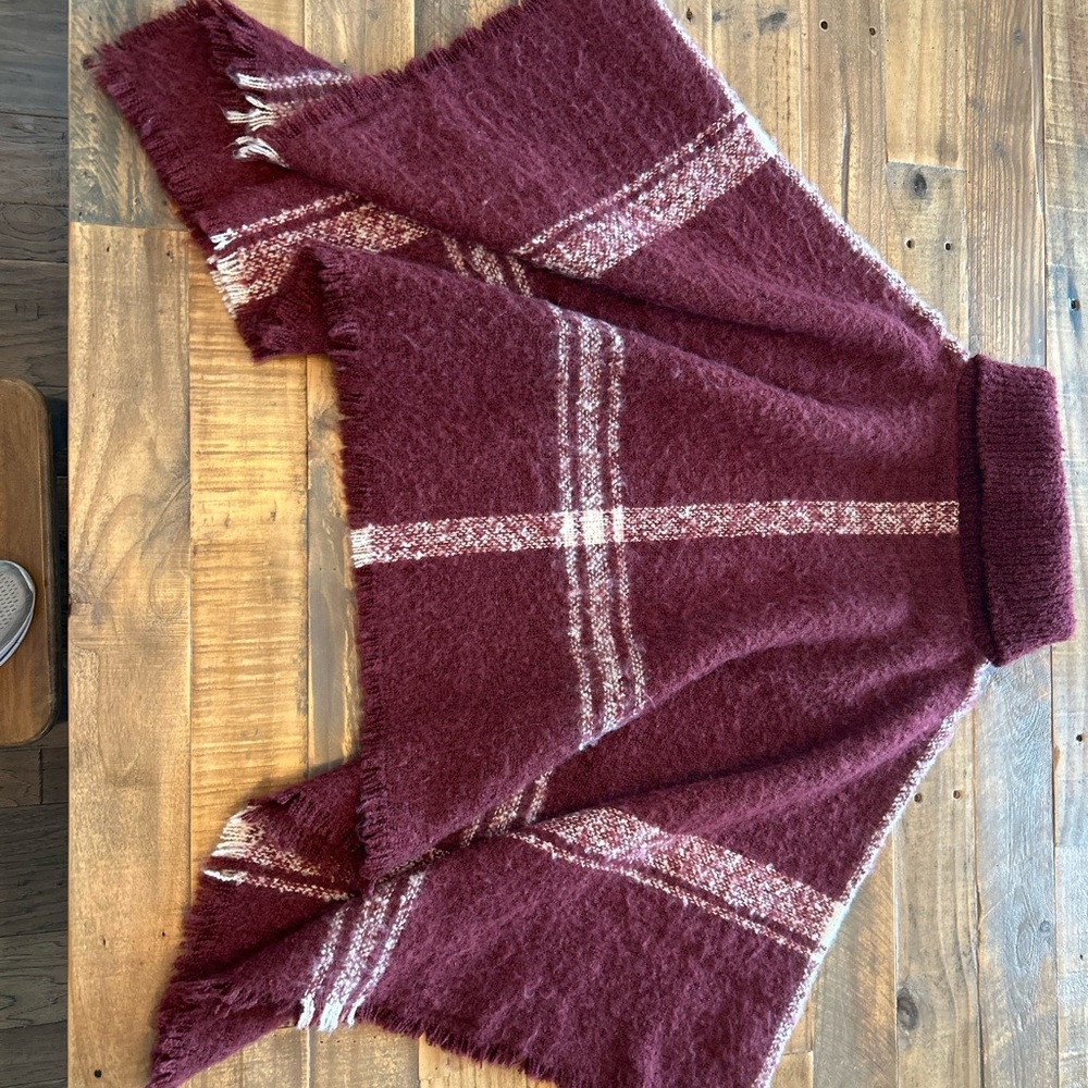 Women’s’ one-size knit turtleneck, poncho in maroon, and cream plaid - Picture 4 of 11